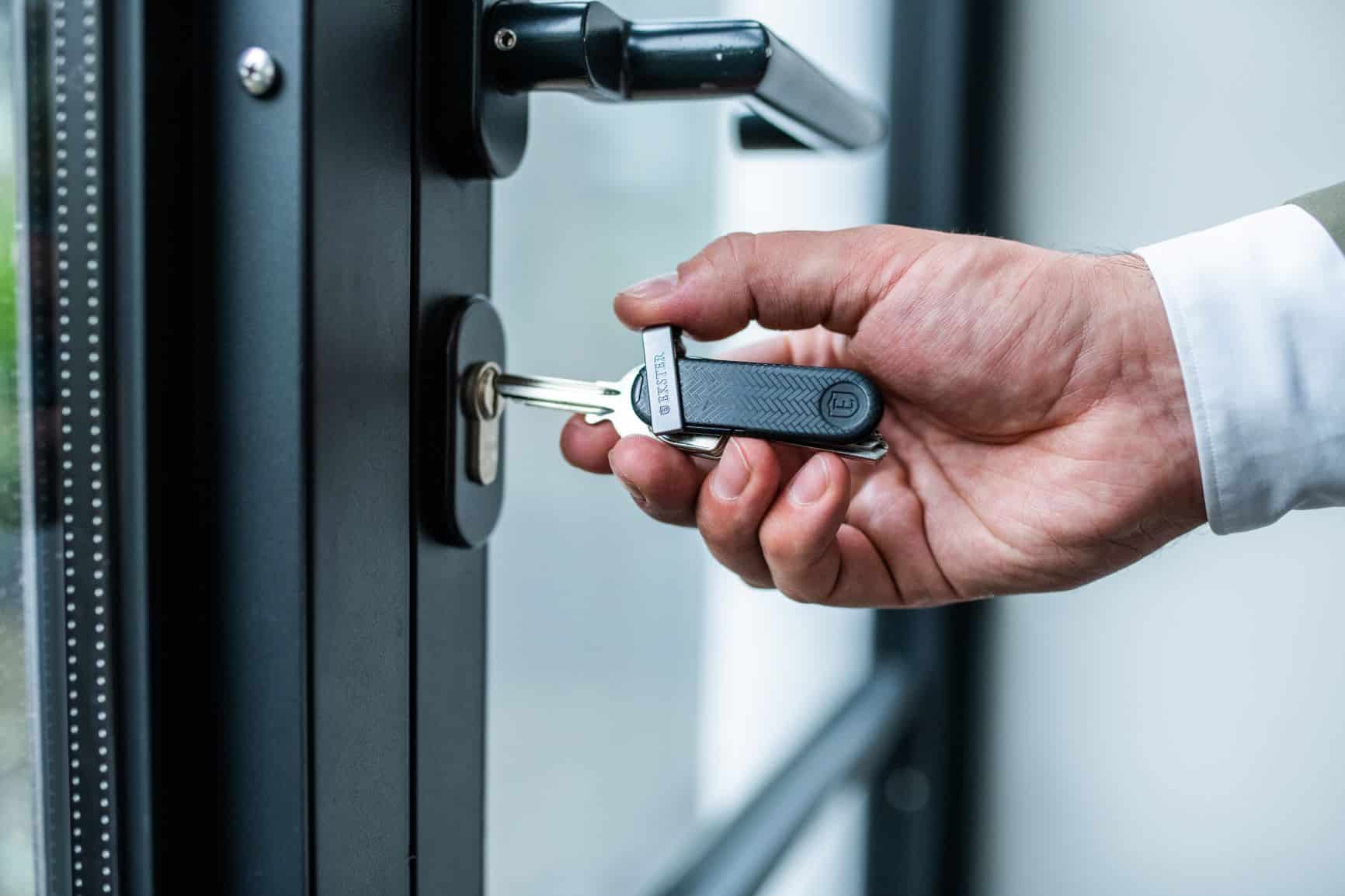 Ekster Key Holder Track Your Keys and Never Lose Them Again